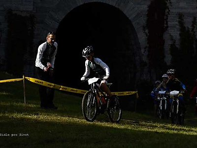 Fotografování cyklistiky<br />Jezernické viadukty MTB race 15. 10. 2016